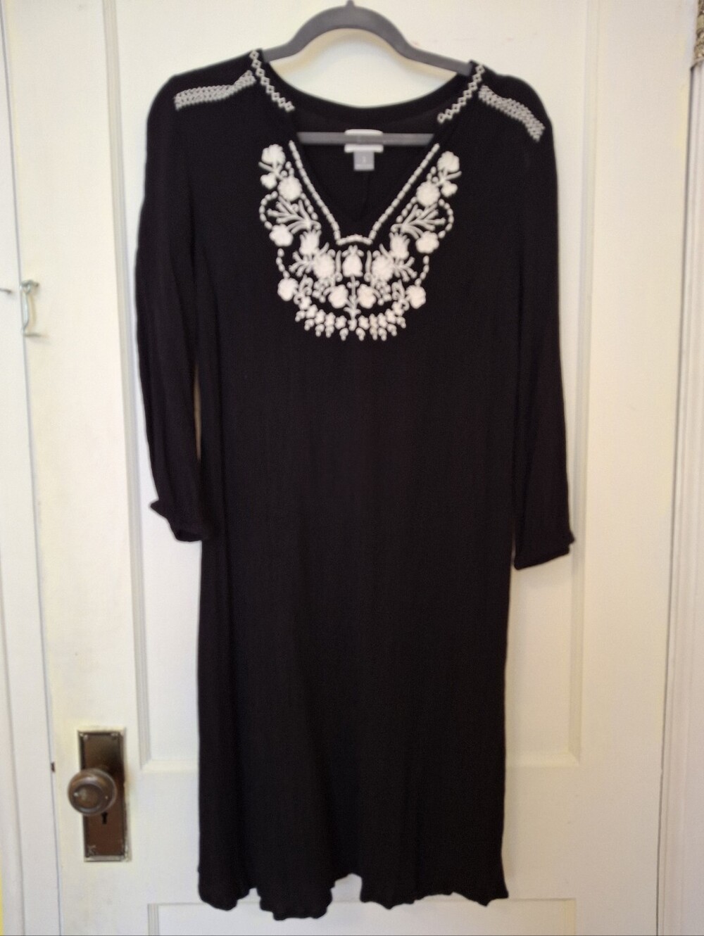 Old Navy Embroidered Dress With Lining